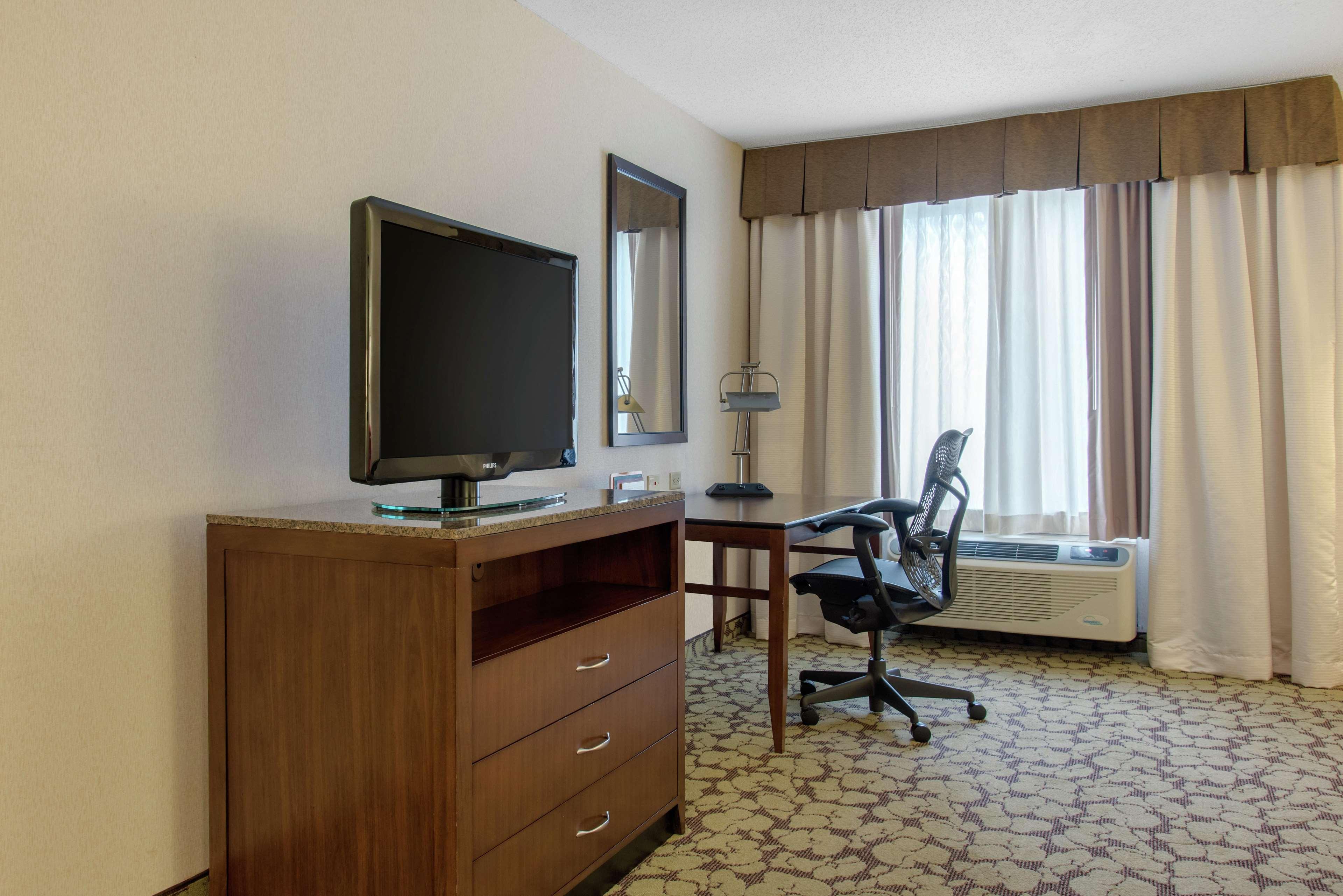 Hilton Garden Inn Portland Airport Buitenkant foto