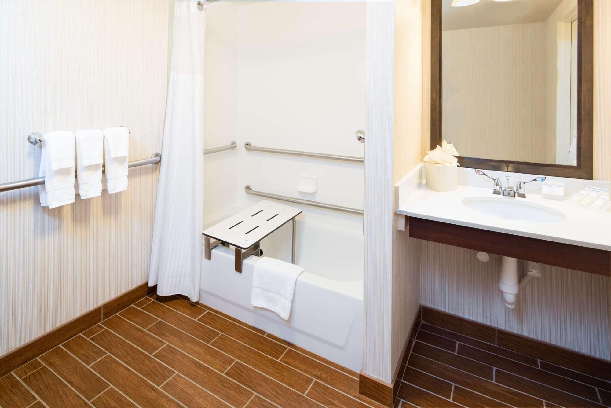 Hilton Garden Inn Portland Airport Buitenkant foto