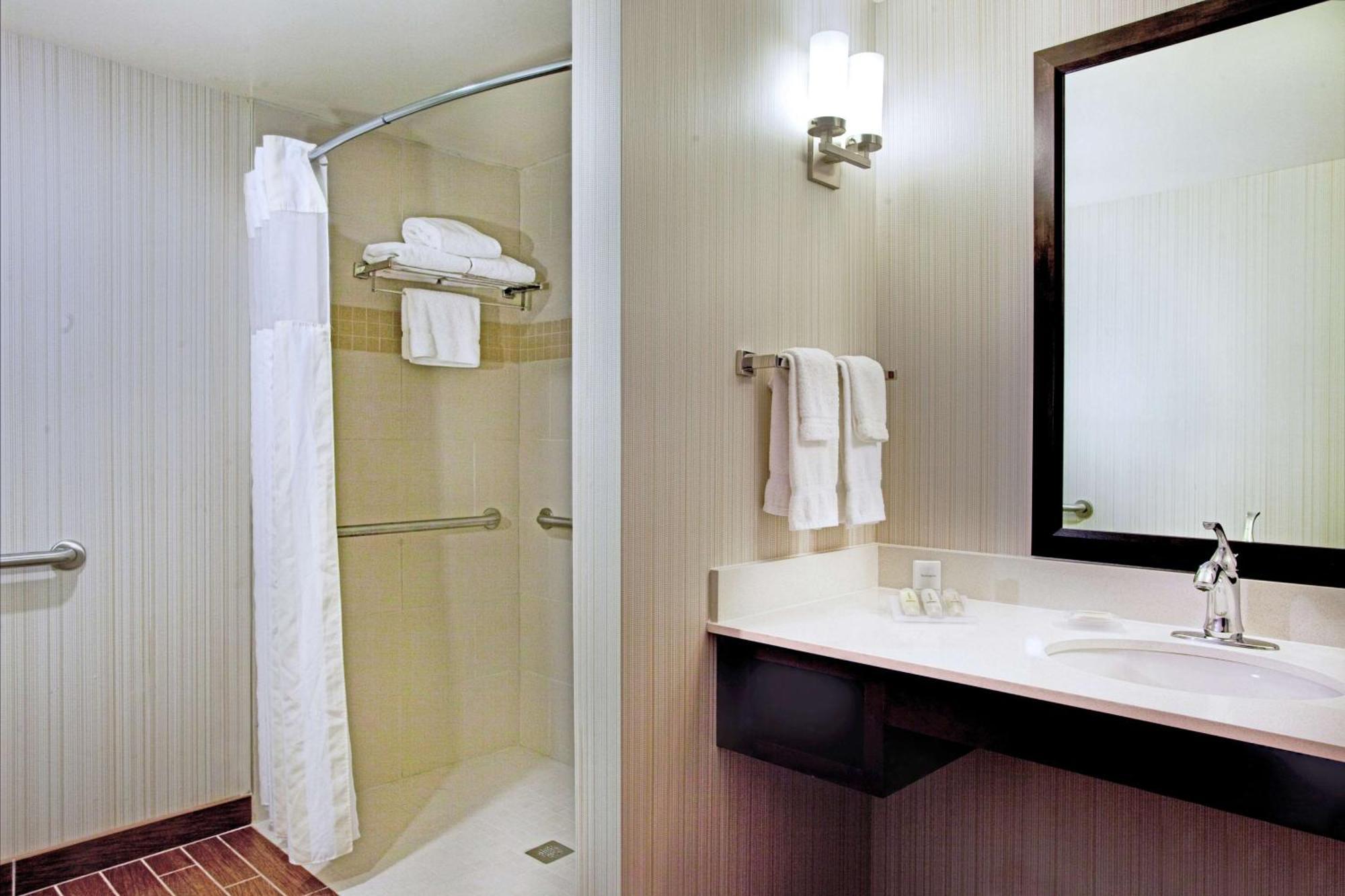 Hilton Garden Inn Portland Airport Buitenkant foto